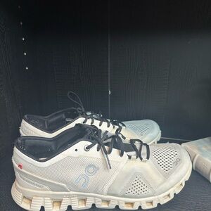 On Cloud X White Black Mens Running Shoes White